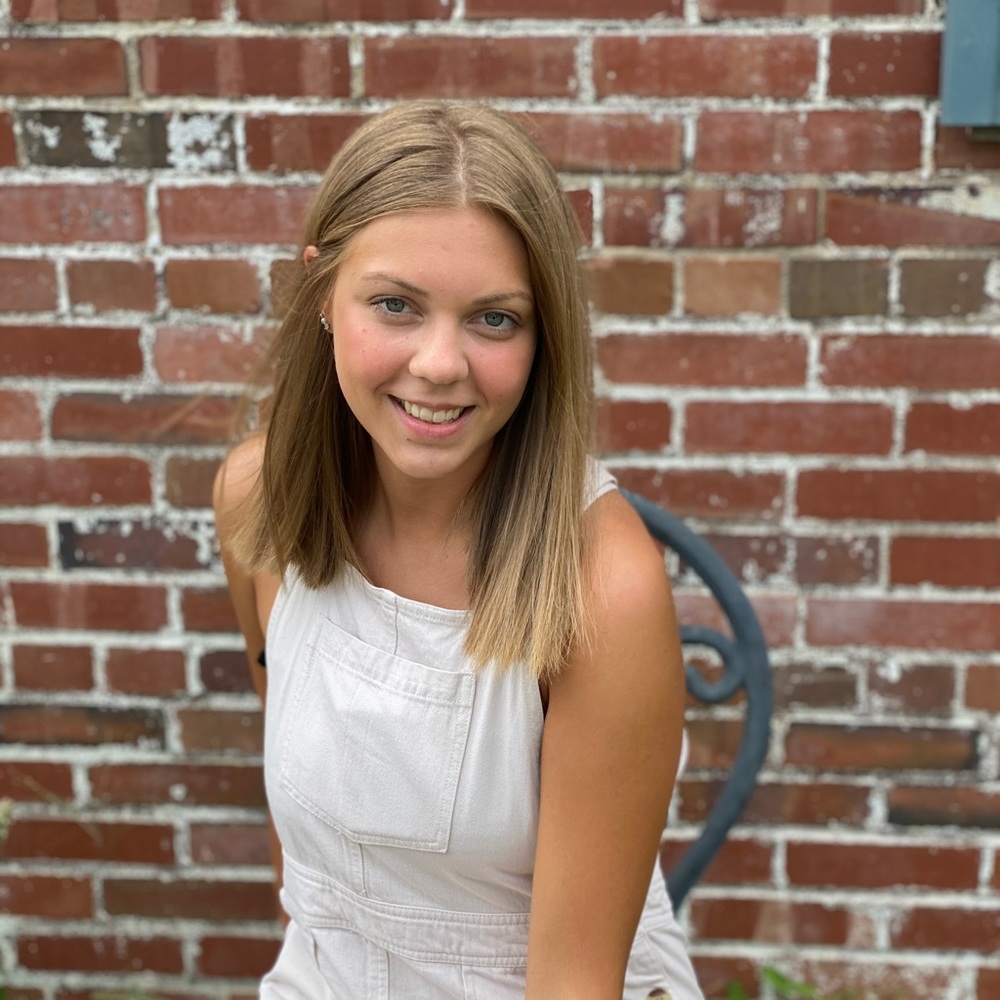 Meet your Posher, Emily